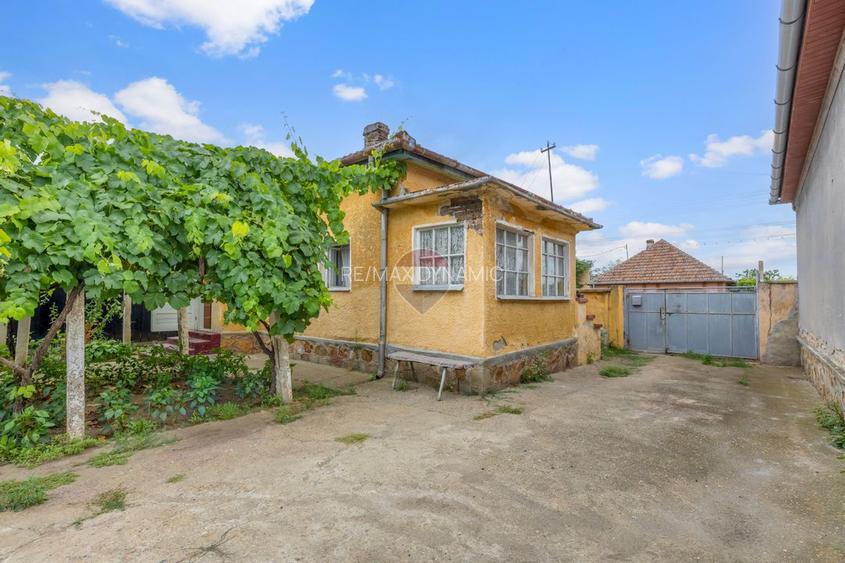 Casă de vânzare în zona Gai cu teren de 1.480 mp - 3