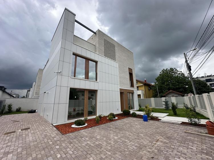 LUXURY VILLA  FOR SALE PIPERA