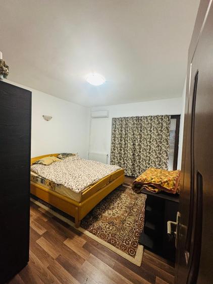 Casa Podgoria cu ponton pe malul Crisului