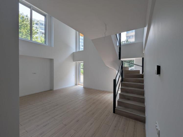 Apartament 3 camere tip duplex, gata de mutare, pe malul lacului Plumbuita