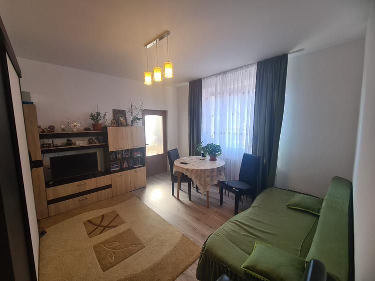 Apartament 55 mp utili, etaj 1, cu garaj de 30 mp, renovat integral