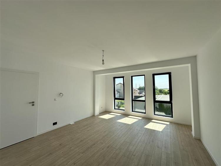 Apartament 3 Camere în bloc finalizat, etaj intermediar, construcție n