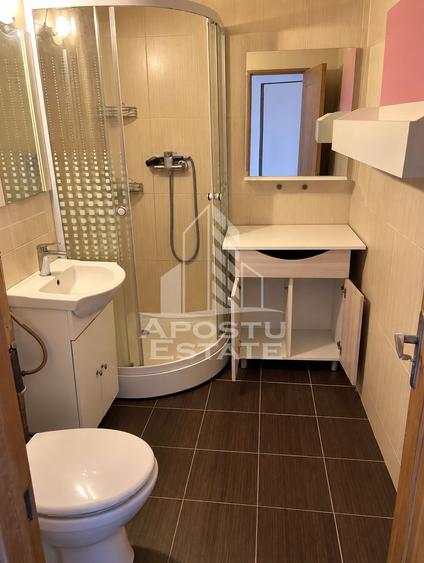 Apartament cu 2 camere, semidecomandat, zona Dambovita