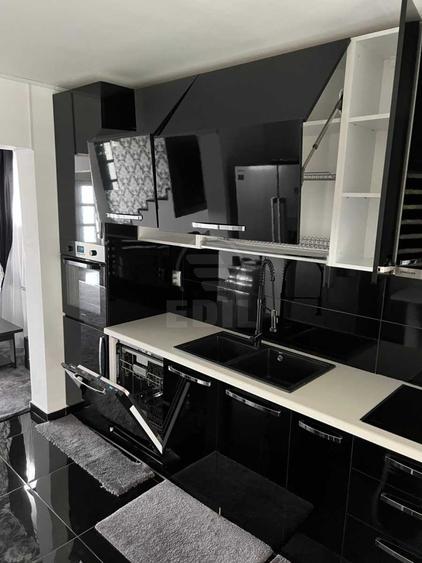 Vanzare Casa 4 camere; 103 mp; 3 bai , Teilor