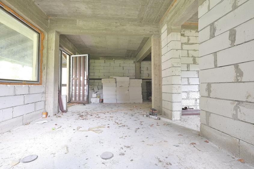 CHEIA - VALEA POPII, Vila structurata pe S+P+E+M, achizitie posibila si in rate