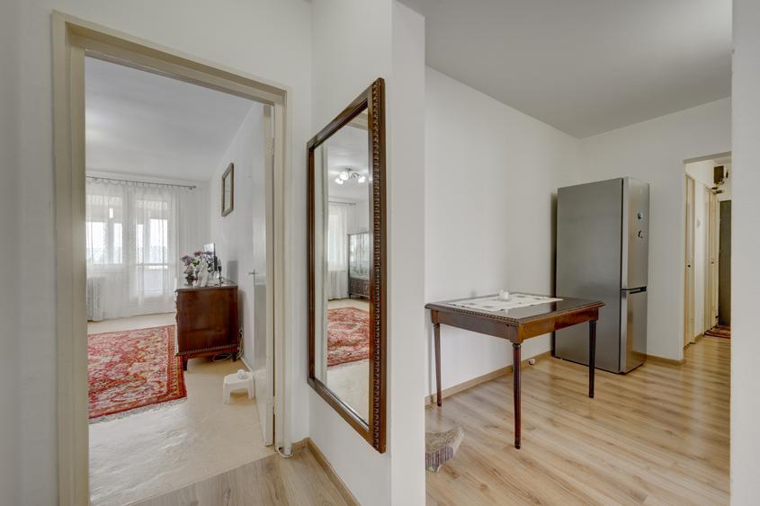 Apartament 3 camere decomandat, Titan, 1 Decembrie