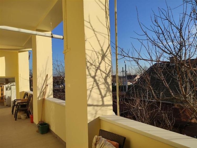 2 cam - zona Podgoria - la curte comuna