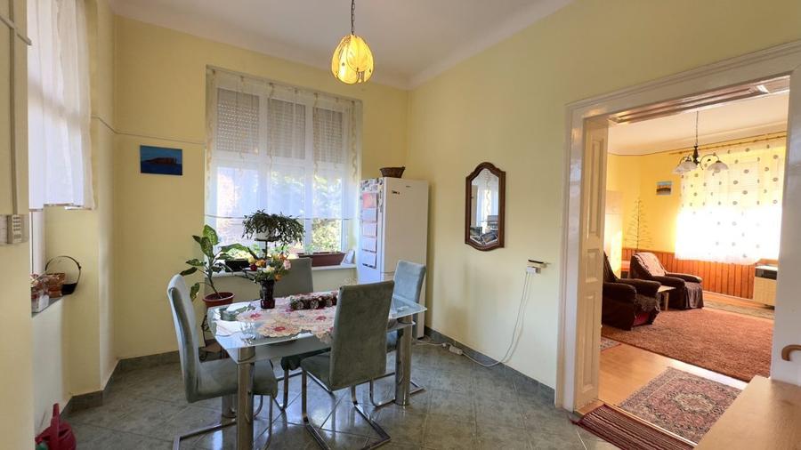 Casă 4 camere cu Teren 2.974 mp | Rezidență sau afacere | Carei