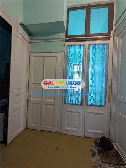 Armeneasca etaj vila 5 camere ,suprafata 200 mp, loc parcare