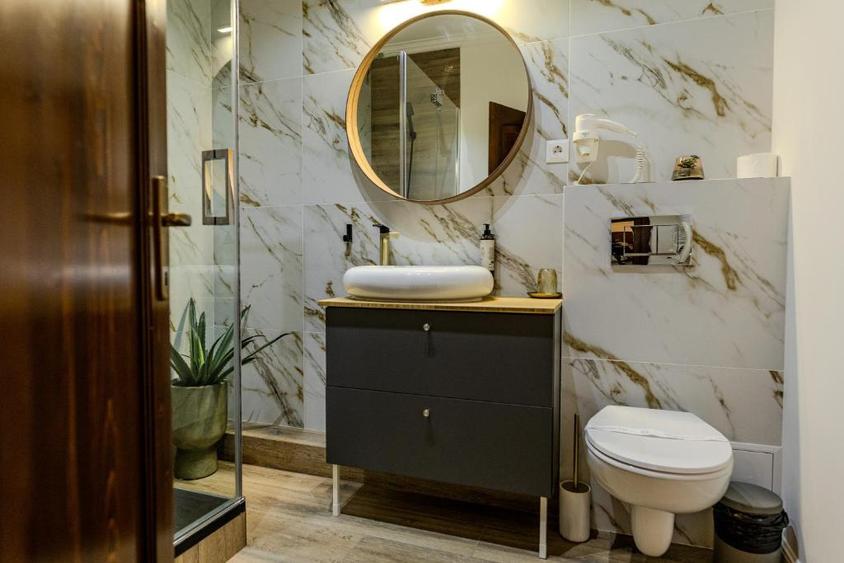 Proprietate unică în Cetatea Alba Carolina – Hotel 4| Business la cheie |