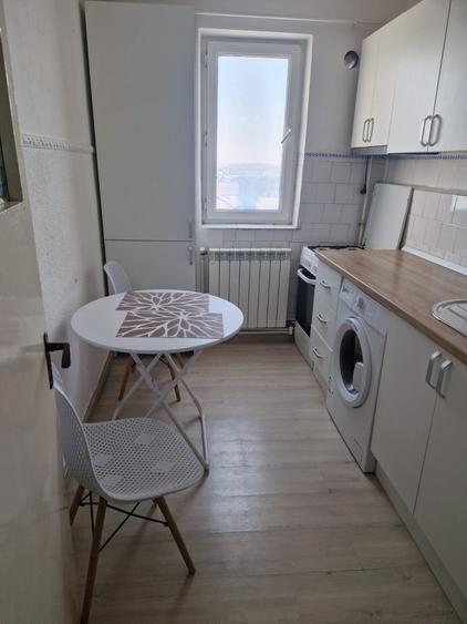 Apartament 2 camere zona Liceul Mihai Eminescu , etaj 9 cu lift nou , mobilat