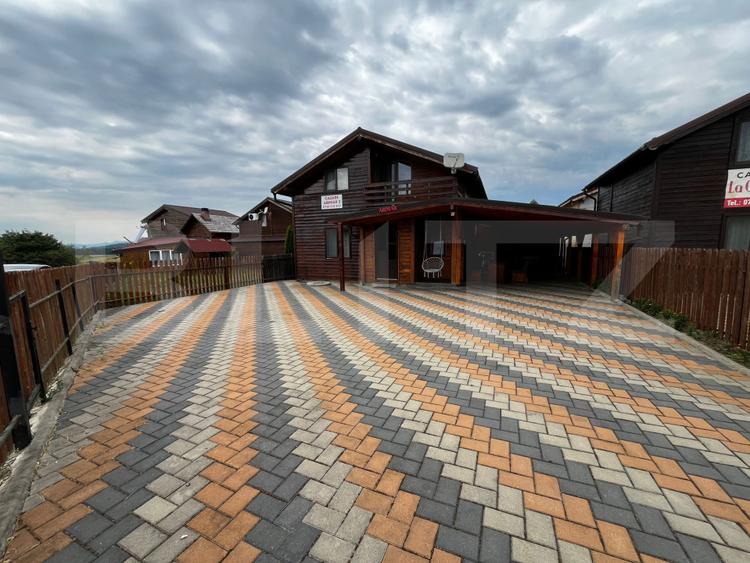 Cabană cu 3 dormitoare, 3 băi, terasă și teren de 400 mp în Băile Figa