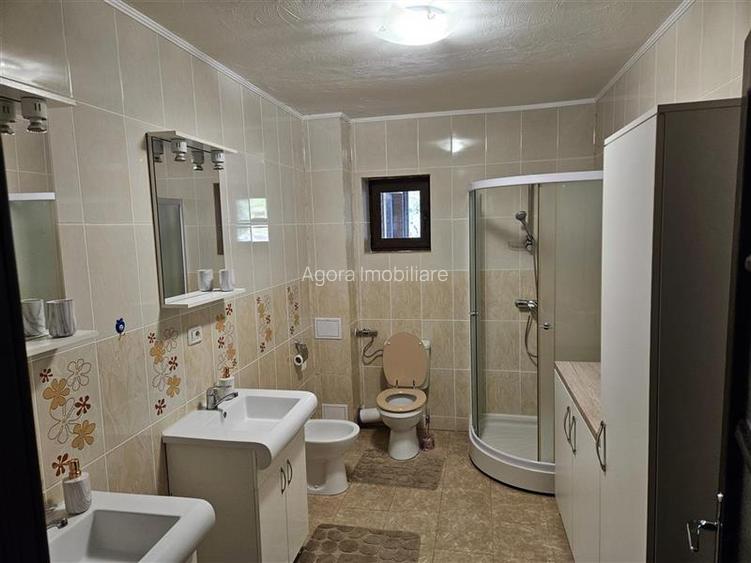 Suceava, casa deosebita in zona linistita. - 8