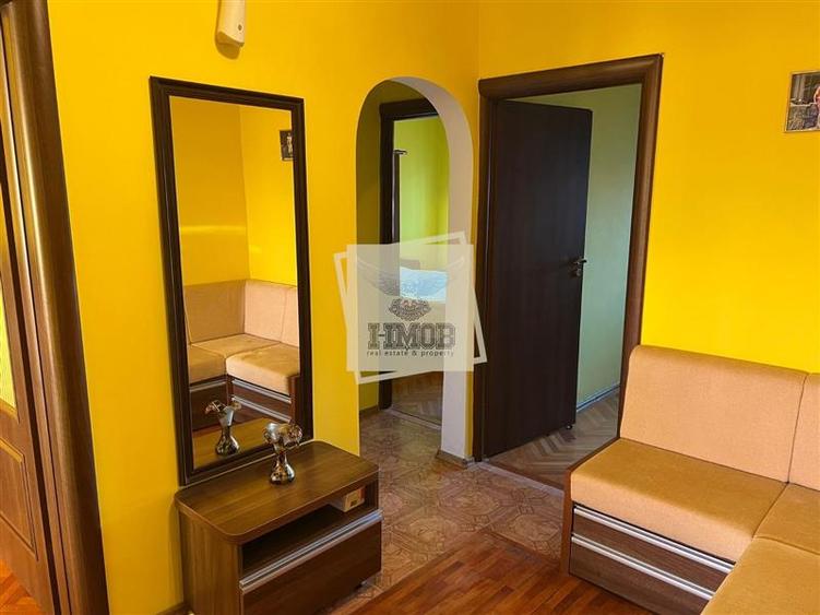 Apartament cu 3 camere decomandat cu balcon in Vasile Aaron
