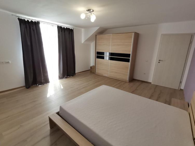 INCHIRIEZ casa 5 camere decomandate ,cu garaj,zona Calea Cisnadiei