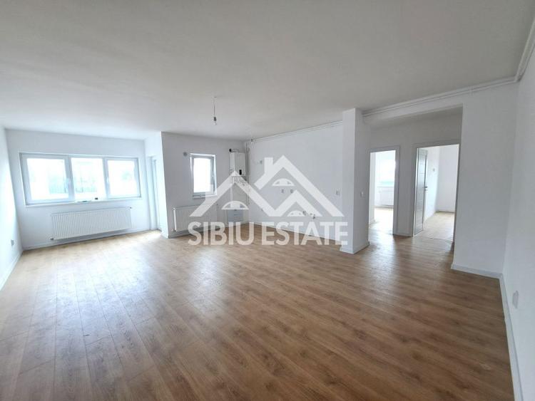 Apartament 4 camere, 2 bai, lift si parcare