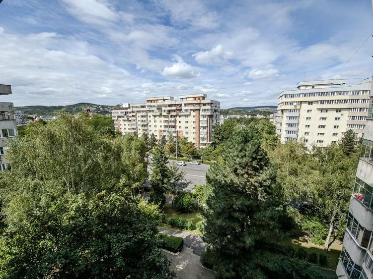Apartament cu 2 camere, decomandat, etaj 4 din 8, Cartierul Manastur