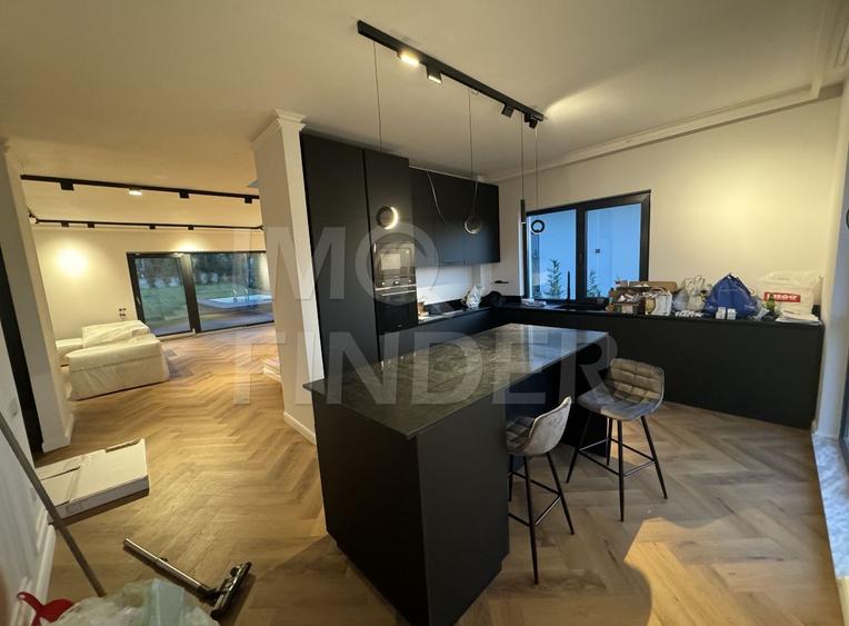 Vanzare vila smart cu piscina, strada privata, A Muresanu