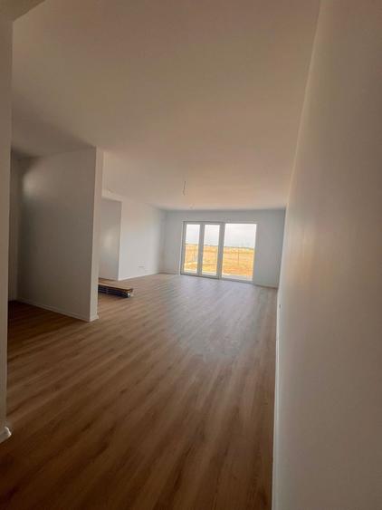 Comision 0%. Duplex spatios 120 mp. Panouri solare.  380 mp teren.  La cheie.