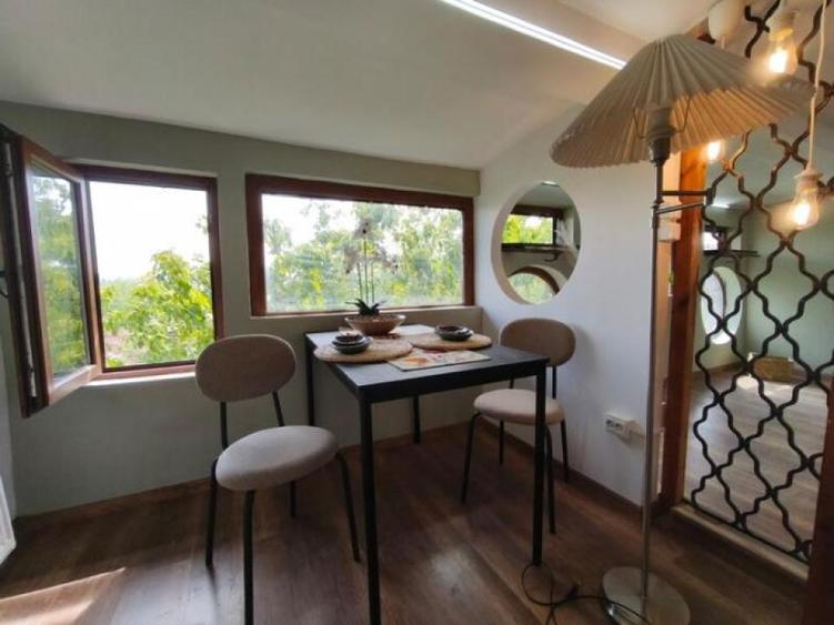 Vand apartament 4 camere deosebit in zona Iancu Nicolae Pipera.