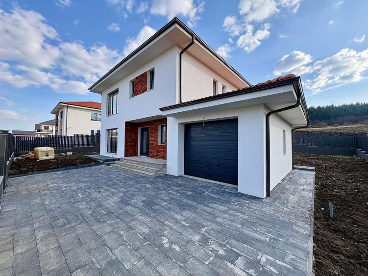 CASĂ NOUĂ CU GARAJ, 150 MP, 500m de PROFI CHINTENI