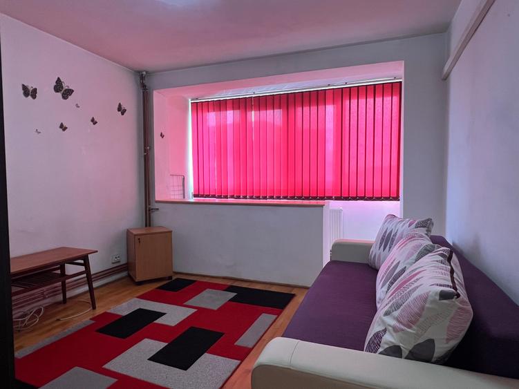 Inchiriere apartament 2 camere, zona Mall