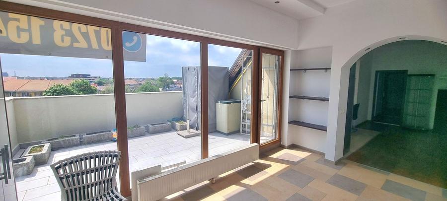 Penthouse zona Universitate, complet mobilat și utilat, terasă mare, bloc NOU