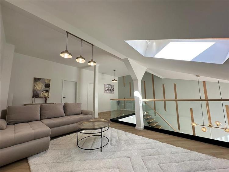 Penthouse 5 camere 3 bai Ansamblul Da Vinci