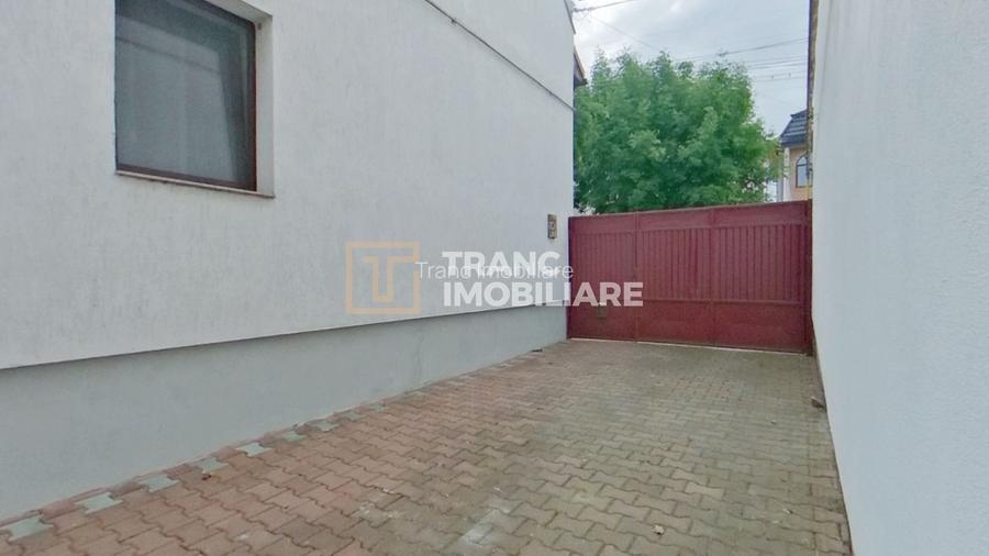 Casa de închiriat în Parneava / Curte spațioasă și confort - 3