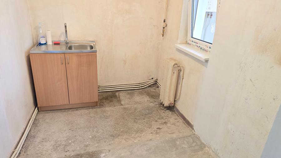 Vand apartament 2 camere decomandat in Deva, zona Gojdu, etaj 1, bloc de 4 etaje