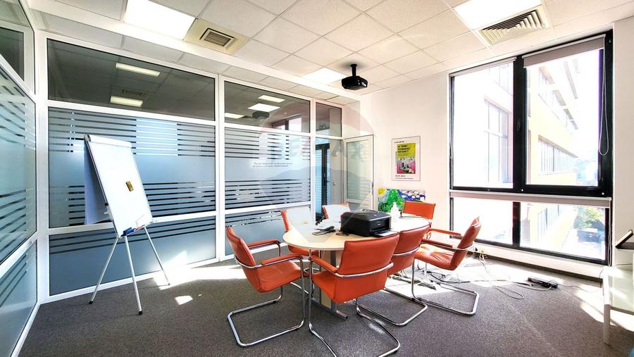 Spatiu birouri de inchiriat 205 - 240 mp Central Comision 0%