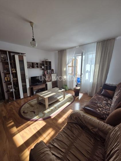 Etaj 3 - Apartament 3 camere - model spatios - Alexandru - Zimbru - 4