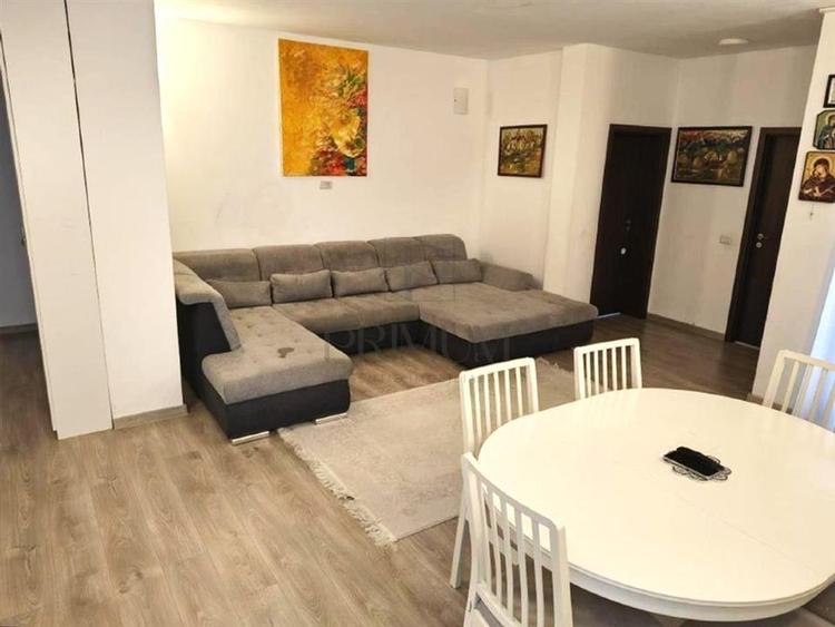 GIROC | PENTHOUSE 4 CAM | DECOMANDAT | 2 BAI | 2 BALCOANE | PARCARE | POD