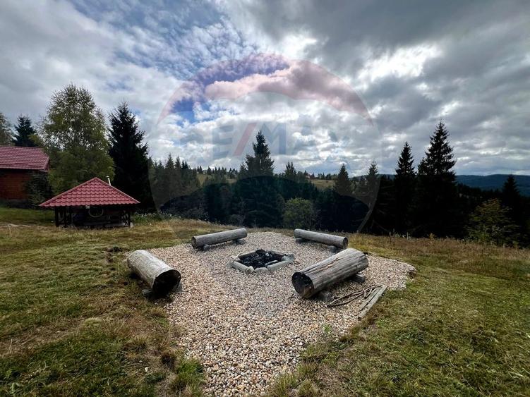 Casă de vacanță, de vânzare, pretabilă locuință sau afacere hotelieră