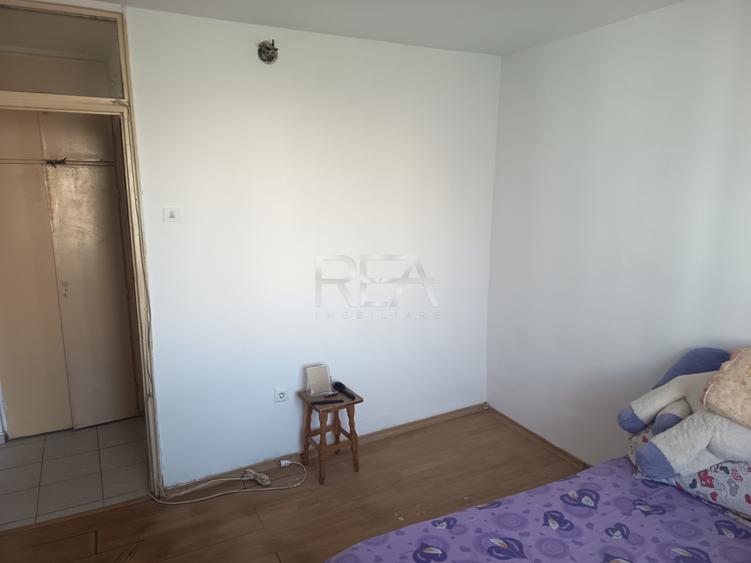 3 camere decomandat- Rahova, Buzoieni, bloc reabilitat