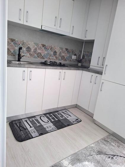Garsoniera RENOVATA de la placa, CT, AC, mobila la comanda, utilata, etaj 2