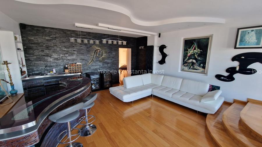 Duplex cu vedere spectaculoasă la mare