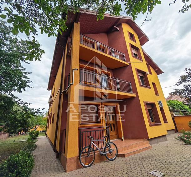 Casa individuala de vanzare cu 11 camere, an 2000, Lipovei, Timisoara
