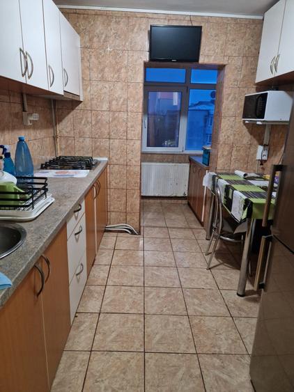 Apartament 3 camere zona Maternitatii , mobilat si utilat ,decomandat