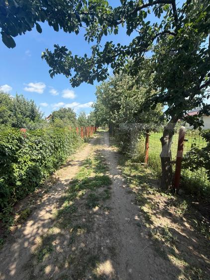 Casă 60 mp + Teren 2150 mp, zona Burdujeni