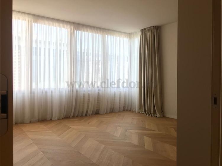 Apartament cu 4 camere de închiriat în zona Primaverii