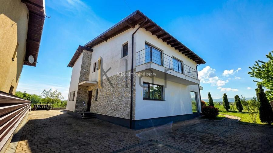 Muta-te direct in casa visurilor tale! Vila premium complet echipata in Someseni - 2