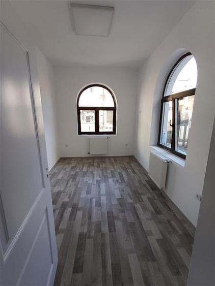Casa 3 camere, curte individuala, zona Stefan cel Mare