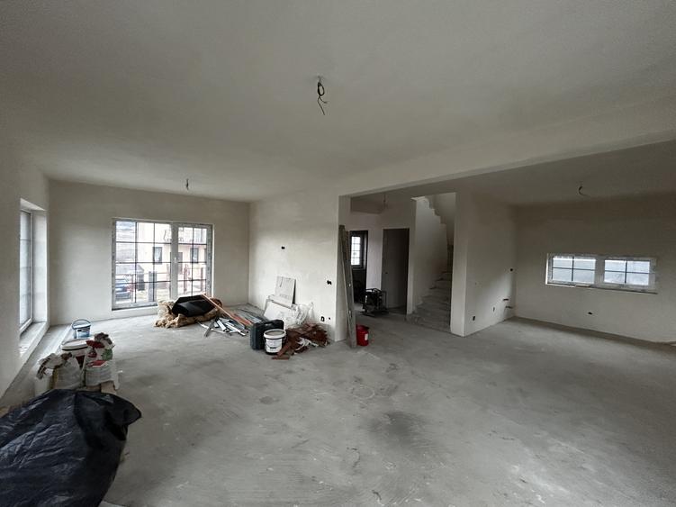 Casă cu garaj, 120 mp, 500 mp teren, CF disponibil, Chinteni