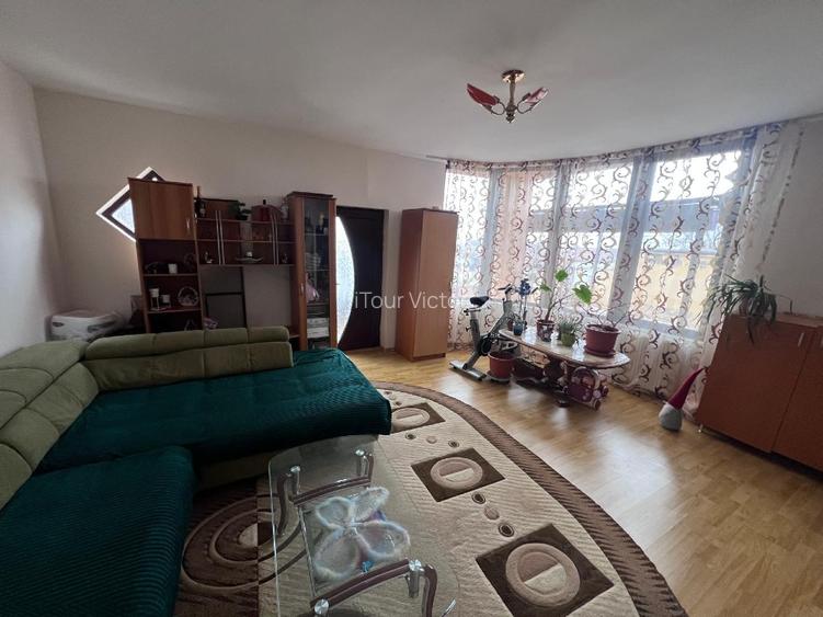 Rezidență de Prestige: 432mp Utili, Tavane Înalte, Independență 18kW și Liniște