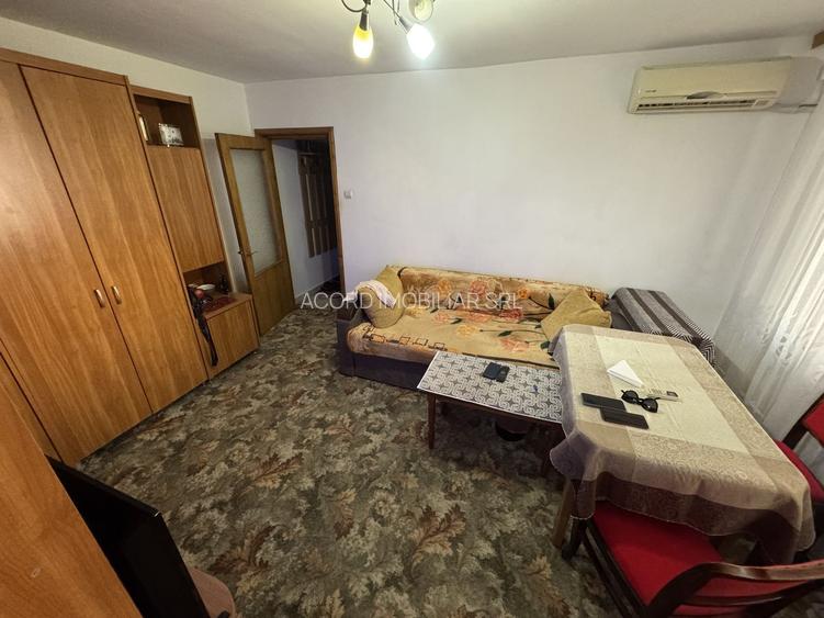 Apartament 2 camere zona Km 4 5 cu Centrala și Boxa - 3