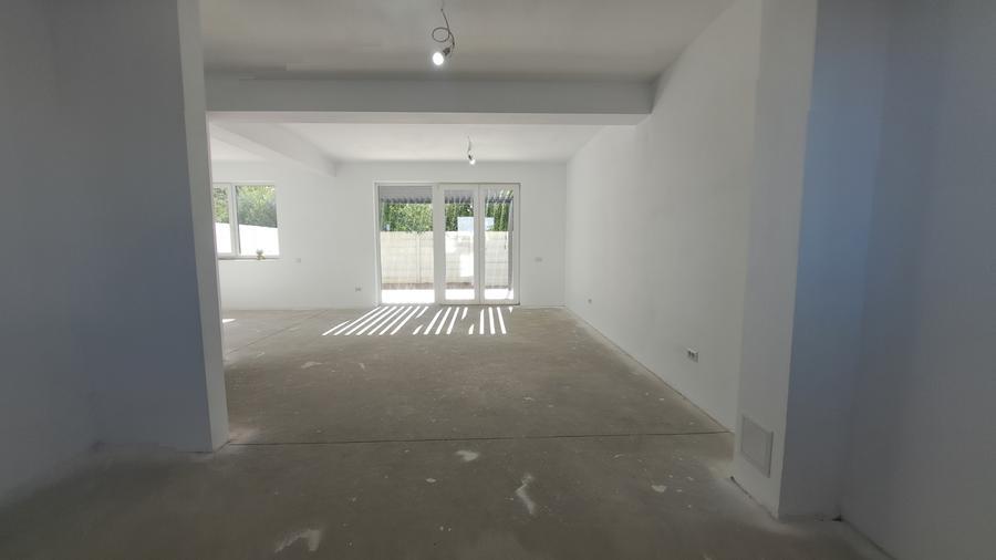 VILA LUX IN COMPLEX REZIDENTIAL
