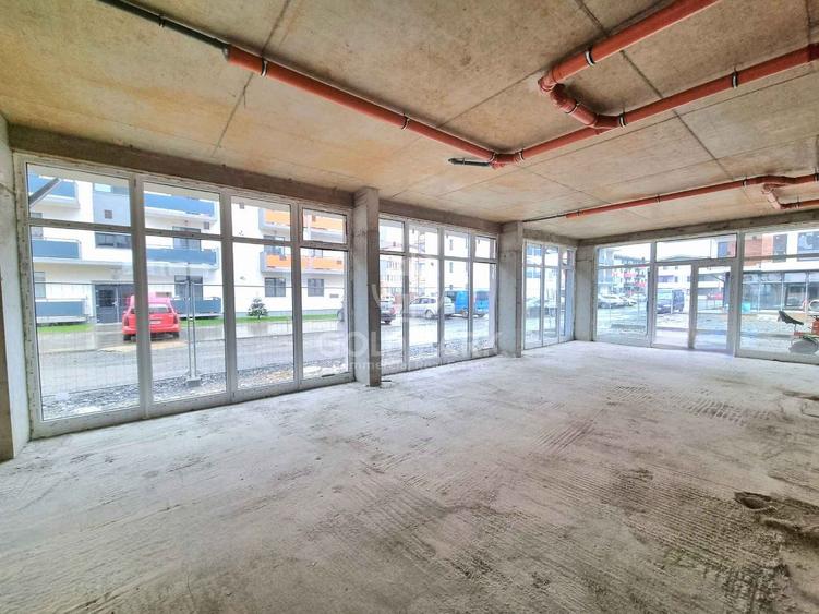 Spatiu Comercial - Zona Floresti - 100mp - Bloc Nou  - VITRINA MARE