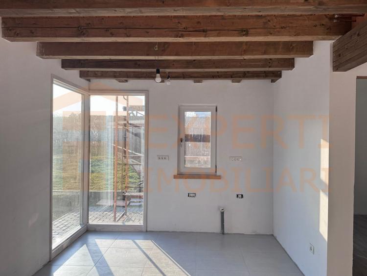 Casă modernă aproape de lac, 4 dormitoare, teren generos, în Techirghiol