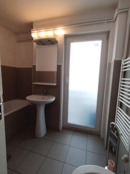 Piata Romana, Magheru 4 camere
